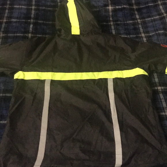 Error windbreaker - Picture 2 of 2